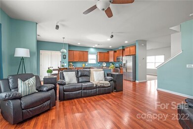 Large great room, GREAT for entertaining or relaxing