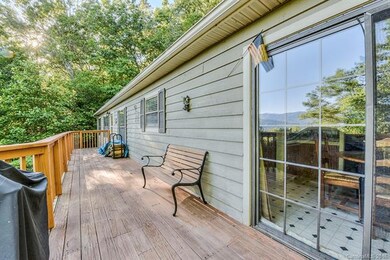 Deck to enjoy the outdoors!