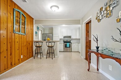 8206 Gwendolyn Rd, Jacksonville, FL 32216 - photo 3