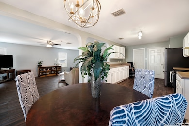 7115 Horizon Star, San Antonio, TX 78252 - photo 6