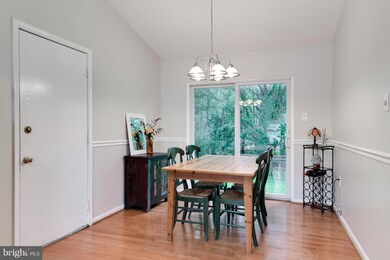 3003 Breezy Knoll Ct, Herndon, VA 20171 - photo 5