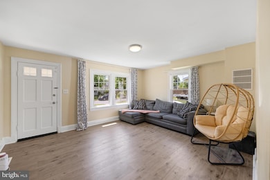 2904 Kernal Ln, Temple Hills, MD 20748 - photo 2