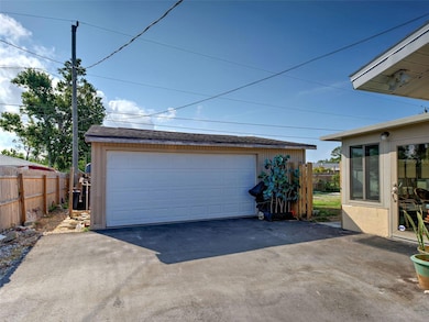 DETACHED GARAGE