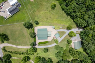 1532 Matlock Dr, Chapmansboro, TN 37035 - photo 6