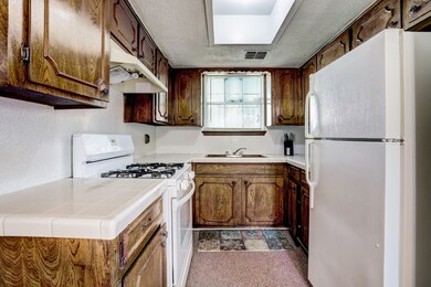 4511 Bayou Vista Dr, Houston, TX 77091 - photo 4