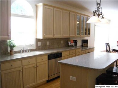 Spacious kitchen ...