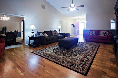 2106 Candelar Dr, High Point, NC 27265 - photo 3