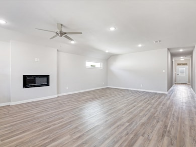 643 Medinah Rd, Red Oak, TX 75154 - photo 4