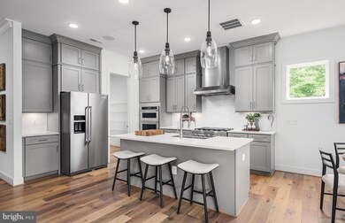 10258 Emerald Ln, Chantilly, VA 20152 - photo 7