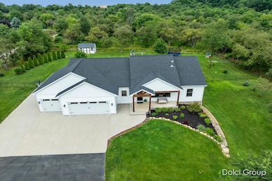 3811 Peach Ridge Ave NW, Grand Rapids, MI 49544 - photo 2