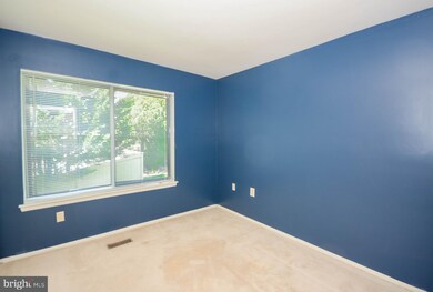 5922 Veranda Dr, Springfield, VA 22152 - photo 4