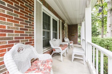 2444 Grande Ave SE, Cedar Rapids, IA 52403 - photo 2