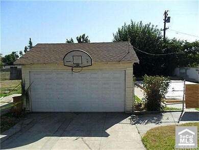 Detached garage