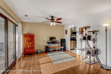 10 - Dining Area