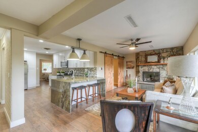 Family Room (1)-FULL