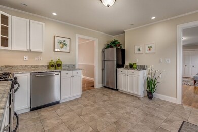 2 Melvin St unit 1, Wakefield, MA 01880 - photo 7