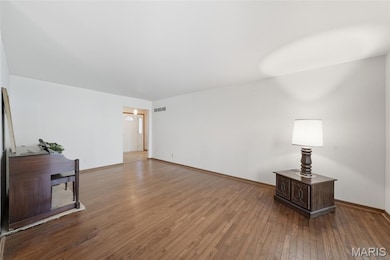 32 Oak Forest Dr, Saint Charles, MO 63303 - photo 6