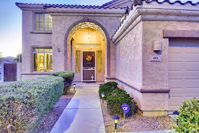 04 - Exterior Front