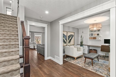 15899 Boston Pkwy, Clive, IA 50325 - photo 5