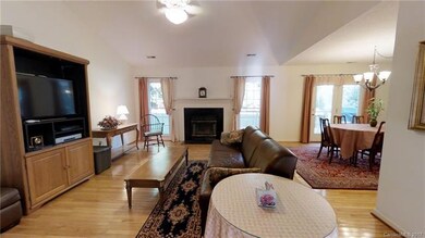 226 Windsor Forest Cir, Fletcher, NC 28732 - photo 4