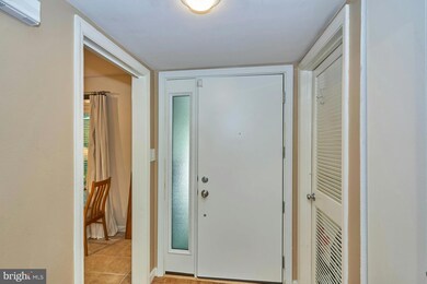 11420 Links Dr, Reston, VA 20190 - photo 6