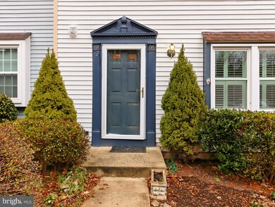 6806 Hutchison St, Falls Church, VA 22043 - photo 4