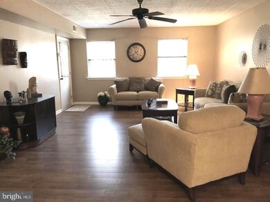 126 Woodstream Dr unit 126, Norristown, PA 19403 - photo 4