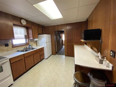 104 Frank Ave NE, Elysian, MN 56028 - photo 3