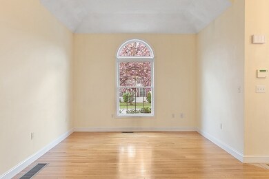 32 Hickory Crossing, Dracut, MA 01826 - photo 4