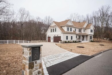 123 Riding Ridge Rd, Monroe, CT 06468 - photo 2