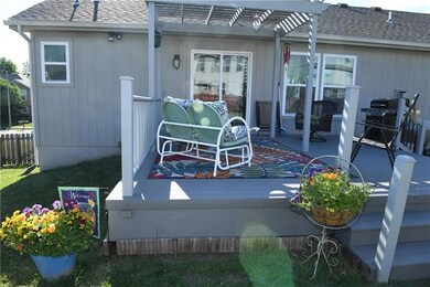 733 Garnes St, Raymore, MO 64083 - photo 7