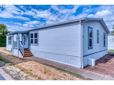 301 E Columbia Dr unit 61, Newberg, OR 97132 - photo 2