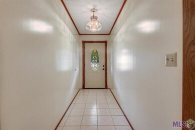 5633 Knight Dr, Zachary, LA 70791 - photo 3