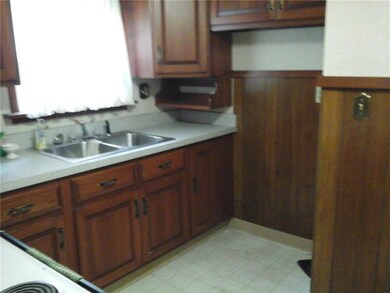 317 Kiehl St, Aliquippa, PA 15001 - photo 4