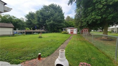 118 E 6th St, Williamstown, WV 26187 - photo 3