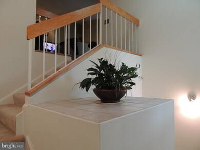 1950B Villaridge Dr unit B, Reston, VA 20191 - photo 3