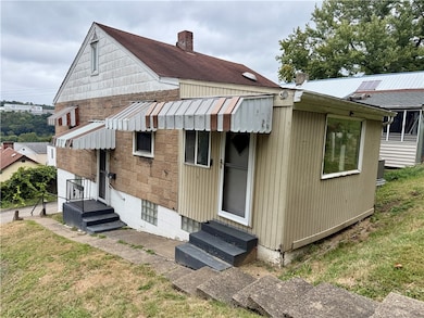 508 Spruce Aly, Glassport, PA 15045 - photo 2