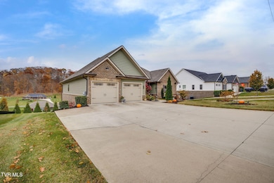 818 Hales Chapel Rd, Johnson City, TN 37615 - photo 3