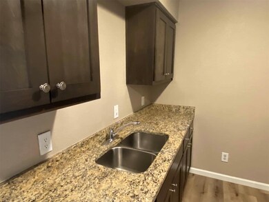 319 SE 3rd St unit 101, Grand Prairie, TX 75051 - photo 5
