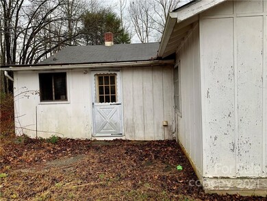 3910 Howard Gap Rd, Hendersonville, NC 28792 - photo 5