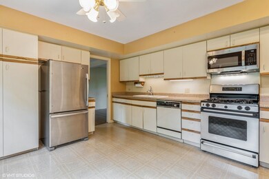 1649 Sequoia Trail, Glenview, IL 60025 - photo 6