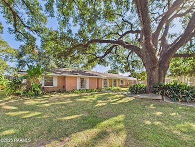 CAM03866G0-PR0123-STILL003