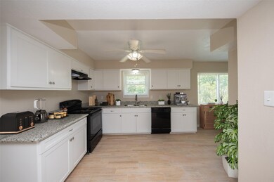 915 Baker Rd, Rosenberg, TX 77471 - photo 6