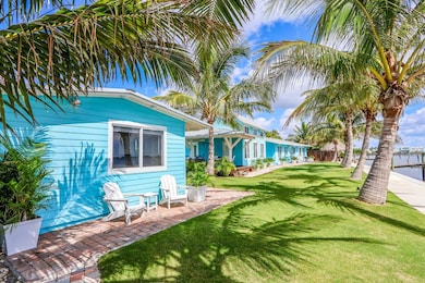 2725 NE Indian River Dr unit 2, Jensen Beach, FL 34957 - photo 2