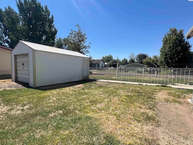 401 G St, Endicott, WA 99125 - photo 4