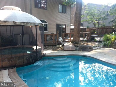 5334 Black Oak Dr, Fairfax, VA 22032 - photo 2