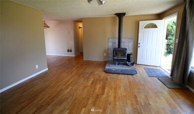 101 W Intercity Ave, Everett, WA 98204 - photo 2
