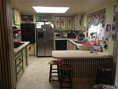 Kitchen with 5 year old gas cook top, built in ove