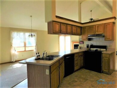 817 S Hill Trail, Findlay, OH 45840 - photo 7