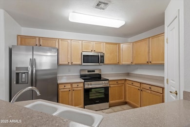 Kitchen w/ new appliances